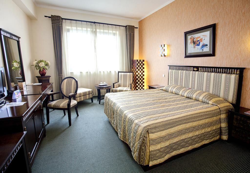 Hotel Tecadra Pipera Dış mekan fotoğraf