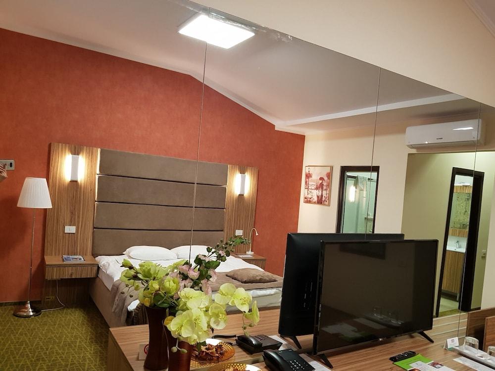 Hotel Tecadra Pipera Dış mekan fotoğraf